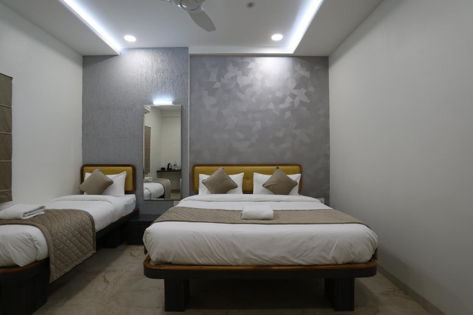 Hotel Ajinkya Palace Aurangabad  Bagian luar foto