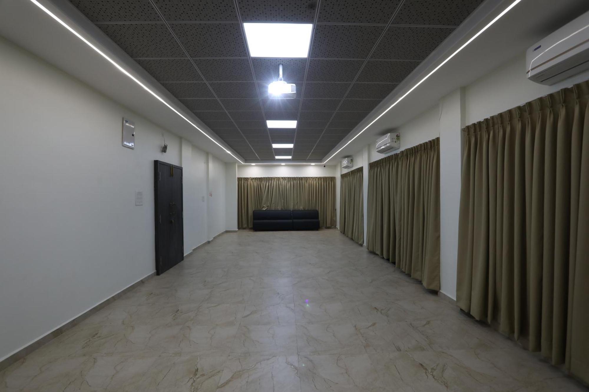 Hotel Ajinkya Palace Aurangabad  Bagian luar foto